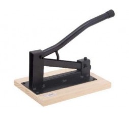 -flores-cortes-partidor-de-nueces-y-almendras-con-base-de-madera-