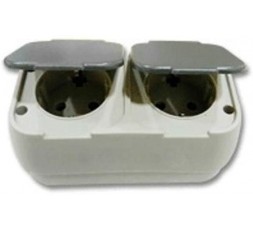 base-de-enchufe-doble-con-tapa-externa