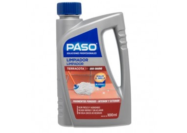 Botella de 1L de Paso Limpiador de Moho con etiquetas de advertencia y modo de uso.