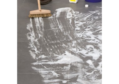 limpiador-potente-para-baldosas-1l