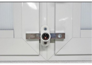 placa-de-seguridad-con-llave-traba