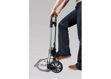 Posición ergonómica para el transporte de bultos con Wolfcraft TS 850.