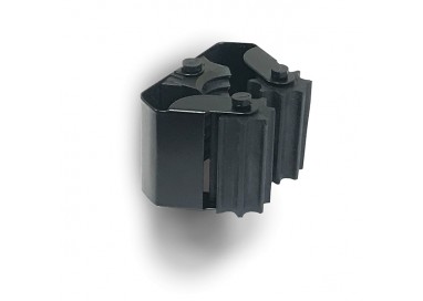 Colgador de escobas Brinox en lacado negro con sistema de rodillos de goma