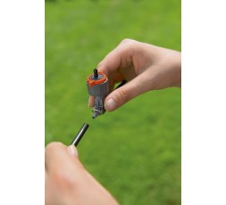 gardena-gotero-lineal-autocompensante-con-regulador-de-presion-1-a-8-lh-8317-29 2