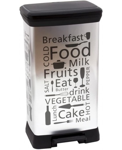 Cubo de basura Curver de 50 litros decorado con pedal gris.