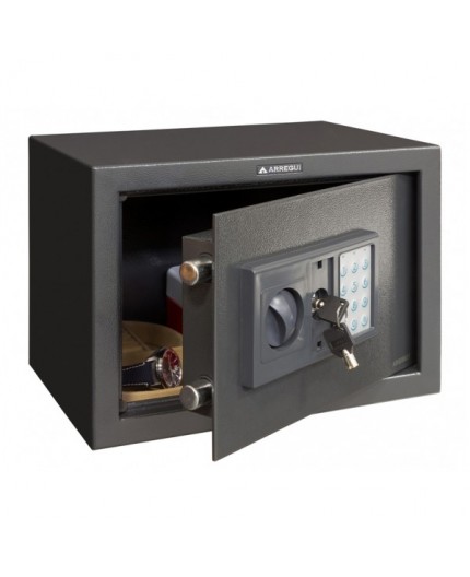 Interior de la caja fuerte Arregui T25EB con capacidad de 17 litros