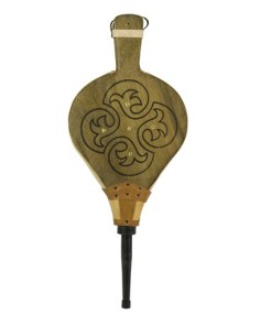 Fuelle de Cuero FLORES CORTÉS 460 mm - Artesanal y Resistente