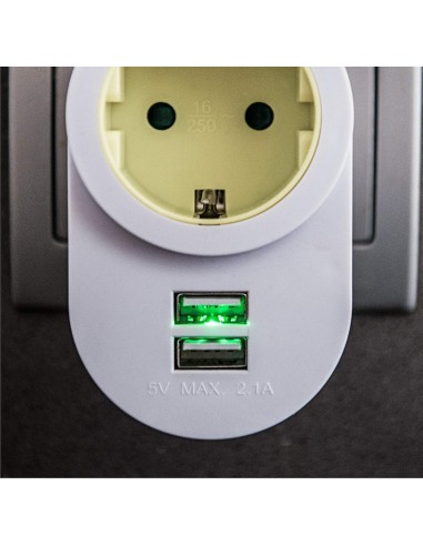 Famatel - Adaptador Cargador/ enchufe con múltiples ranuras | 2 USB Protección Infantil | Blanco